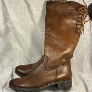 Bussola almost NEW super soft leather high boots with partial lace